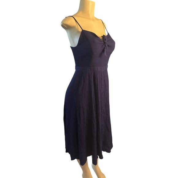 Women M Yumi Kim Pretty Woman Dress Navy Button Midi Cut Out DR-17105 - Picture 1 of 8